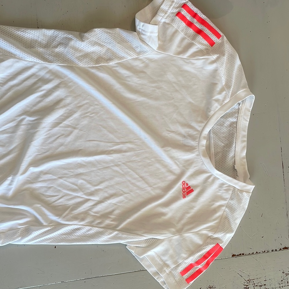 Adidas women’s running shirt size small